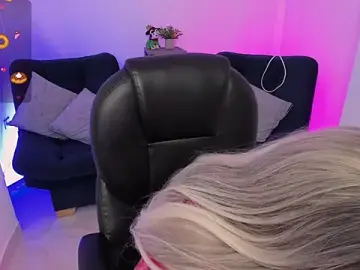 Stripchat Best live sex cam show of emilly_smith_1