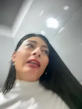 Stripchat Sex Cam of _Bella-Office1