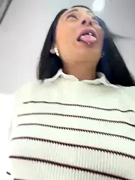 Stripchat Watch Live Sex Cams of _Bella-Office1