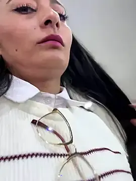 Stripchat Free Porn Cam of _Bella-Office1