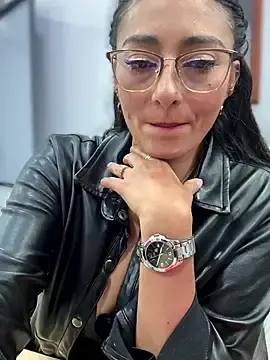 Stripchat Nude Webcam of _Bella-Office1