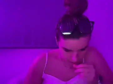 Stripchat Live Sex Cam of maisiesmithx