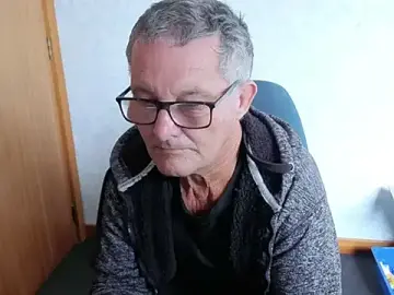 Stripchat Nude Webcam of daddy_man