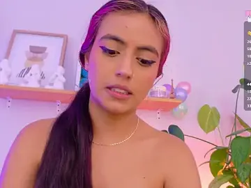 Stripchat Best live sex cam show of emily_bank