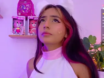 Stripchat Sex Cam of emily_bank