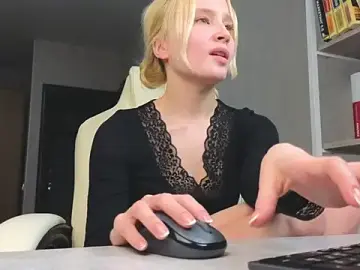 Stripchat Sex Cam of Marietta_Castro