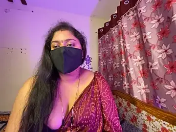 Stripchat Adult Video Chat of LouleyRanii