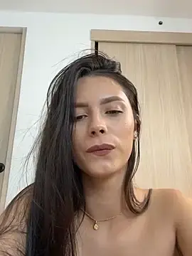 Stripchat Free Live Porn of oficialaura