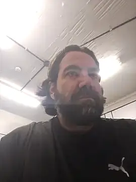 Stripchat Free Porn Cam of MysterBearMG