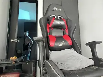 Stripchat Sex Cam of sergiio_mesa27