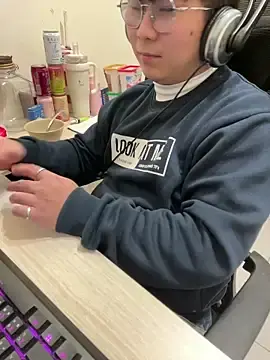 Stripchat Live Sex Cam of tw_boy520