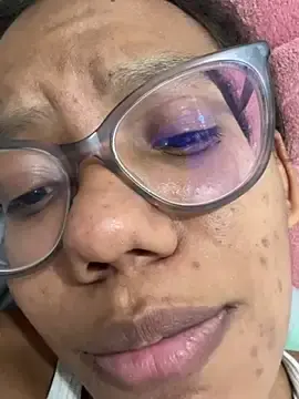 Curly_lily from stripchat