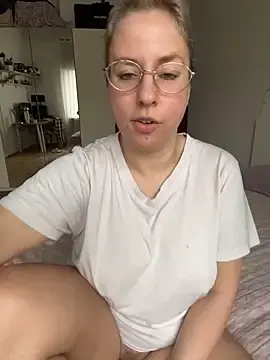 Stripchat Nude Webcam of GermanMilf-Maria