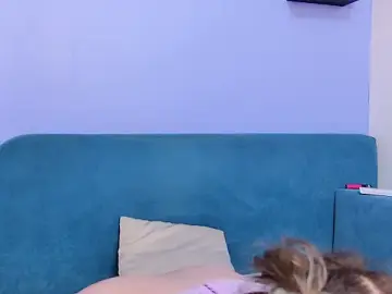 Stripchat Free Porn Cam of moon_cake