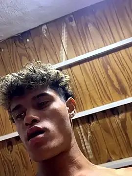 Stripchat Nude Webcam of meliodas_23cm