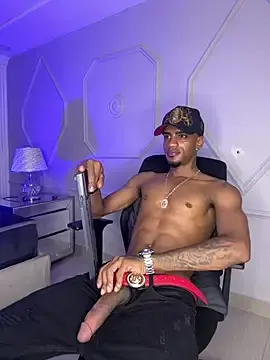 Stripchat Watch Live Sex Cams of AaronCruz_