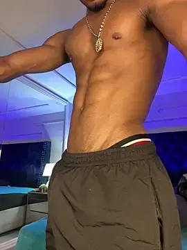 Stripchat Live Sex of AaronCruz_