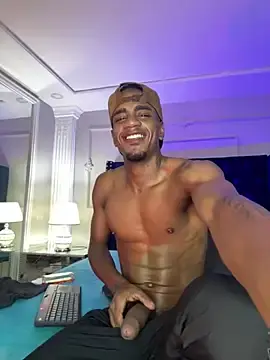 Stripchat Best Webcam of AaronCruz_