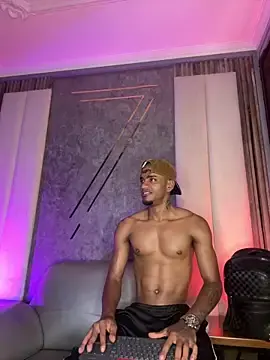 Stripchat Free Live Porn of AaronCruz_