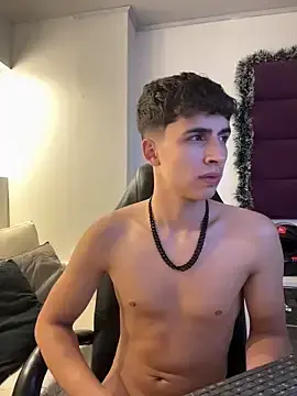 Stripchat Sex Cam of AdrianRinaldi
