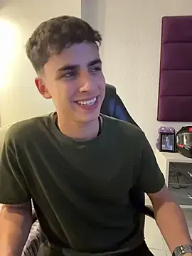 Stripchat Watch Live Sex Cams of AdrianRinaldi