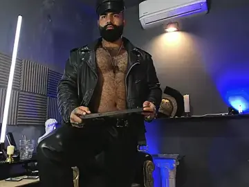Stripchat Adult Webcam of BeardAndrew