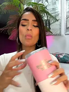 Stripchat Nude Webcam of Mau_White