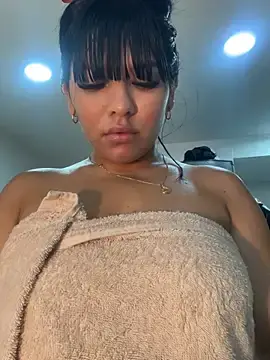Stripchat Sex Cam of BrendaCrean