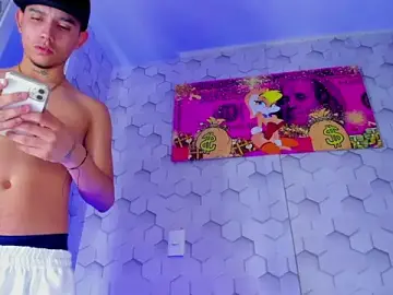 Stripchat Adult Webcams of Tayler_Hot_Boy