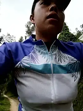 Stripchat Live Sex Cam of _andrea30