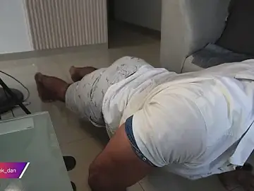 Stripchat Live Sex Cam of tarek_dan