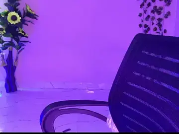 Stripchat Live Sex Cam of Saira_Hotty