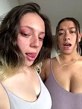 Stripchat Sex Cam of Enyeld_ruru