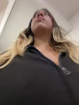 Stripchat Nude Webcam of Enyeld_ruru