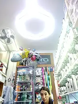 Stripchat Sex Cam of LunaZambrano