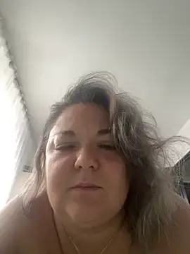 Stripchat Sex Cam of MikyVesela