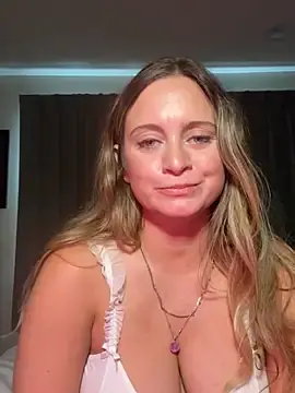 Stripchat Sex Chat of Sophie_Raegan