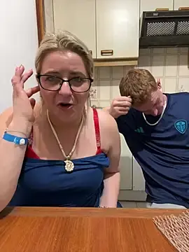 Stripchat Watch Live Sex Cams of SweetXCandyX