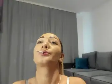 rossana_doll from stripchat