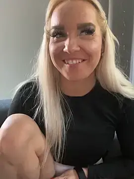 Stripchat Nude Webcam of MIA-XXX