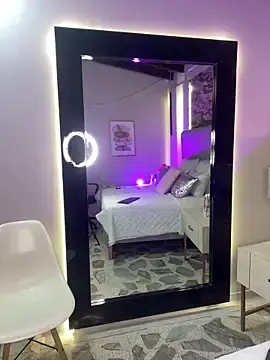 Stripchat Live Sex Cam of HannahCollyns