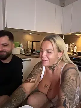 Stripchat Live Sex Cam of LeniGold_Official