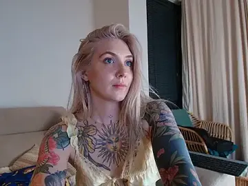 Stripchat Free Porn Cam of tattoobbgirl