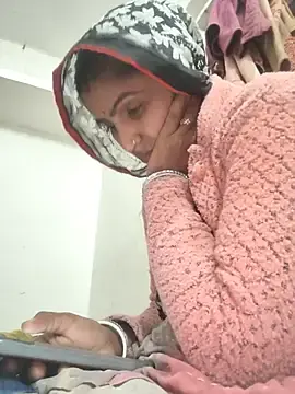 Stripchat Live Sex Cam of LUCKY_cut