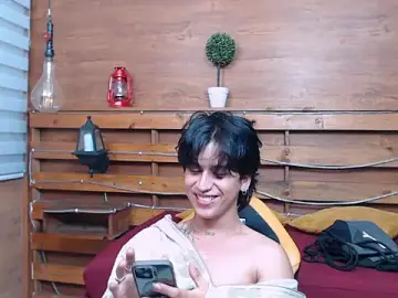 Stripchat Free Live Porn of alex_477