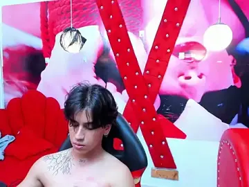 Stripchat Free Porn Cam of alex_477