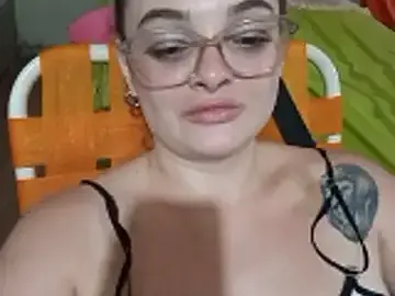 Stripchat Live Sex Cam of Emmacut