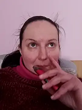 BustyLadyAlma from stripchat