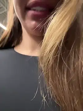 Stripchat Live Sex of barbiehumpxxx