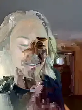 Stripchat Sex Cam of petrouchkaaa_